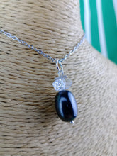 Cargar imagen en el visor de la galería, Colgante Shunguita con Cuarzo Herkimer Mod 4
