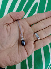 Cargar imagen en el visor de la galería, Colgante Shunguita con Cuarzo Herkimer Mod 4
