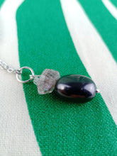 Cargar imagen en el visor de la galería, Colgante Shunguita con Cuarzo Herkimer Mod 6
