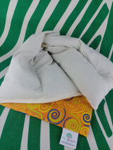 Cargar imagen en el visor de la galería, Cojin Semillas Modelo Naranja
