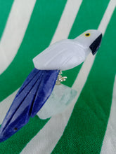 Cargar imagen en el visor de la galería, Loro Blanco
