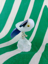 Cargar imagen en el visor de la galería, Loro Blanco
