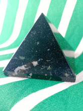 Cargar imagen en el visor de la galería, Piramide Turmalina Grande Mod 1
