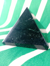 Cargar imagen en el visor de la galería, Piramide Turmalina Grande Mod 1
