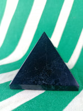 Cargar imagen en el visor de la galería, Piramide Turmalina Pequeña Mod 3
