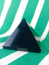 Cargar imagen en el visor de la galería, Piramide Turmalina Pequeña Mod 3
