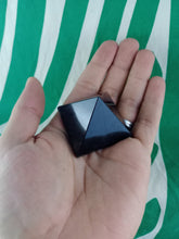 Cargar imagen en el visor de la galería, Piramide Turmalina Pequeña Mod 3
