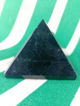 Cargar imagen en el visor de la galería, Piramide Turmalina Pequeña Mod 4

