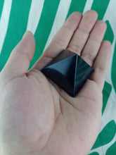 Cargar imagen en el visor de la galería, Piramide Turmalina Pequeña Mod 4
