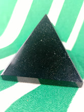 Cargar imagen en el visor de la galería, Piramide Turmalina Pequeña Mod 2
