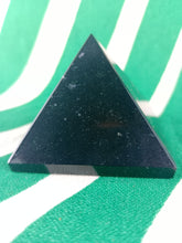 Cargar imagen en el visor de la galería, Piramide Turmalina Pequeña Mod 2
