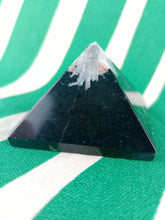 Cargar imagen en el visor de la galería, Piramide Turmalina Pequeña Mod 1
