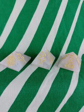 Cargar imagen en el visor de la galería, Piramide Cuarzo Rosa Simbolos Reiki 2,5 cm

