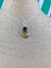 Cargar imagen en el visor de la galería, Colgante Ojo de Tigre Plata Mod 6
