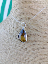 Cargar imagen en el visor de la galería, Colgante Ojo de Tigre Plata Mod 6
