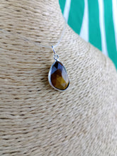 Cargar imagen en el visor de la galería, Colgante Ojo de Tigre Plata Mod 6
