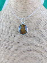 Cargar imagen en el visor de la galería, Colgante Ojo de Tigre Plata Mod 1
