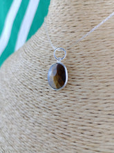 Cargar imagen en el visor de la galería, Colgante Ojo de Tigre Plata Mod 1
