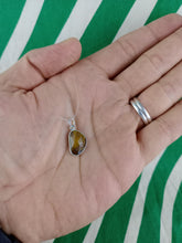 Cargar imagen en el visor de la galería, Colgante Ojo de Tigre Plata Mod 4
