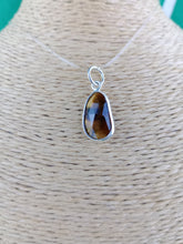 Cargar imagen en el visor de la galería, Colgante Ojo de Tigre Plata Mod 2
