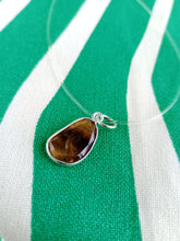 Cargar imagen en el visor de la galería, Colgante Ojo de Tigre Plata Mod 2
