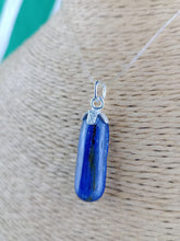 Cargar imagen en el visor de la galería, Colgante Cianita Azul Plata Mod 3
