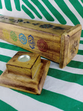 Cargar imagen en el visor de la galería, Incensario Torre Chakras Madera
