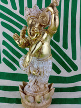 Cargar imagen en el visor de la galería, Ganesha Dorada Bailando
