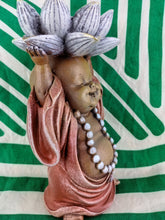 Cargar imagen en el visor de la galería, Portavelas Buda Loto
