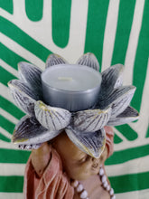 Cargar imagen en el visor de la galería, Portavelas Buda Loto
