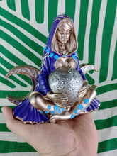 Cargar imagen en el visor de la galería, Madre Tierra Lunas
