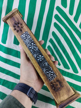 Cargar imagen en el visor de la galería, Incensario Torre Cuadrada
