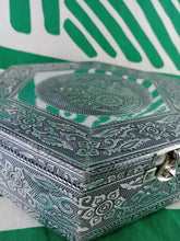 Cargar imagen en el visor de la galería, Joyero Hamsa o Mano de Fatima
