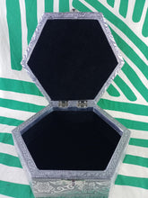 Cargar imagen en el visor de la galería, Joyero Hamsa o Mano de Fatima
