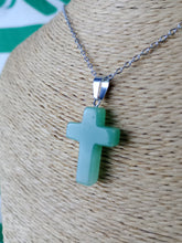 Cargar imagen en el visor de la galería, Colgante Cruz Aventurina
