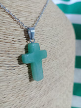 Cargar imagen en el visor de la galería, Colgante Cruz Aventurina
