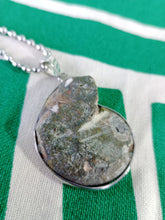 Cargar imagen en el visor de la galería, Colgante Amonites (Fosil) Mod. 10
