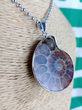 Cargar imagen en el visor de la galería, Colgante Amonites (Fosil) Mod. 3
