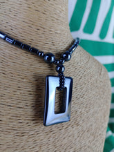 Cargar imagen en el visor de la galería, Collar hematites
