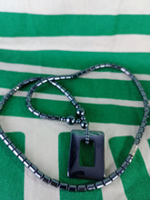 Cargar imagen en el visor de la galería, Collar hematites

