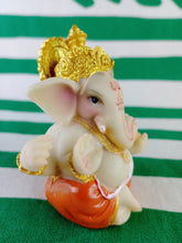 Cargar imagen en el visor de la galería, Ganesha Beig Pequeña
