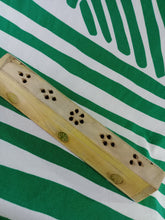 Cargar imagen en el visor de la galería, Oferta Incensario Baul del Arbol Vida
