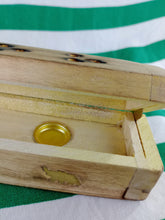 Cargar imagen en el visor de la galería, Oferta Incensario Baul de Elefante
