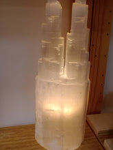 Cargar imagen en el visor de la galería, Lampara Catedral Selenita Grande 39/42 cm
