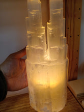 Cargar imagen en el visor de la galería, Lampara Catedral Selenita Grande 39/42 cm
