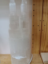 Cargar imagen en el visor de la galería, Lampara Catedral Selenita Grande 39/42 cm
