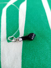Cargar imagen en el visor de la galería, Puñito o Manita de Azabache Plata Mod 1
