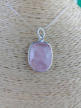 Cargar imagen en el visor de la galería, Colgante Cuarzo Rosa Plata Mod 4
