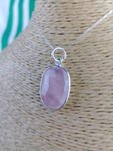 Cargar imagen en el visor de la galería, Colgante Cuarzo Rosa Plata Mod 3
