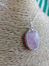 Cargar imagen en el visor de la galería, Colgante Cuarzo Rosa Plata Mod 4
